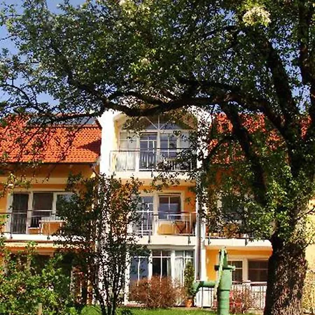 Appartementhaus Loewenzahn Ξενοδοχείο με διαμερίσματα 3*