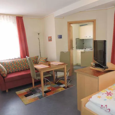 Ξενοδοχείο με διαμερίσματα Appartementhaus Loewenzahn 3*